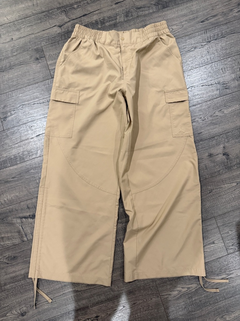 Jordan Wide-Leg Cargo Pants in Khaki